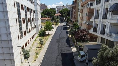 Maltepe Belediyesi, ilçe genelinde sürdürdüğü asfalt serim çalışmalarına Bağlarbaşı Mahallesi