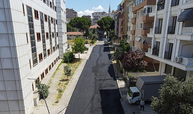 Maltepe’de asfalt serim çalışmaları sürüyor Maltepe Belediyesi, ilçe genelinde sürdürdüğü asfalt serim çalışmalarına Bağlarbaşı Mahallesi
