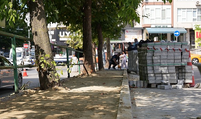 Maltepe’de kaldırım düzenleme çalışmaları sürüyor Maltepe Belediyesi, ilçe genelinde sürdürdüğü kaldırım yenileme çalışmalarına Altayçeşme Mahallesi'nde