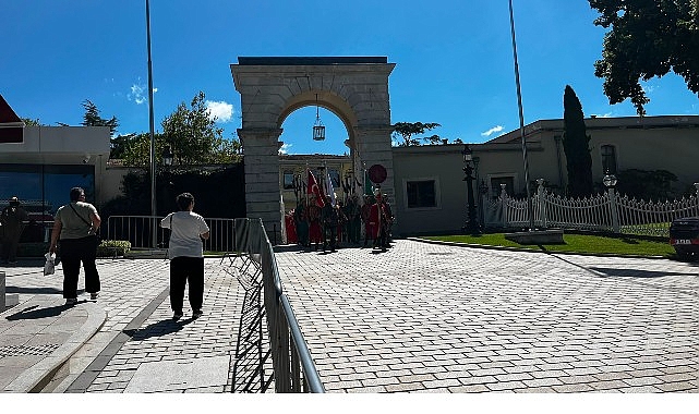 Maltepeliler Yıldız Sarayı’nda Tarih Yolculuğuna çıktı Maltepe Belediyesi'nin sosyal belediyecilik anlayışı doğrultusunda düzenlediği Yaz Gezileri kapsamında