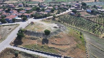 Manisa Büyükşehir Belediyesi, Selendi ilçesi Şerefiye Mahallesi’nde vatandaşların aileleriyle birlikte