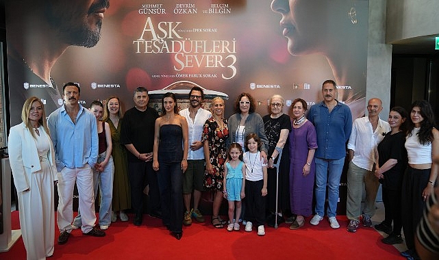 Mehmet Günsür ve Devrim Özkan’ı Başrollerinde Buluşturan ‘Aşk Tesadüfleri Sever 3’ün Oyuncuları Okuma Provasında Bir Araya Geldi Türkiye sinemasının en çok izlenen romantik filmleri arasında yer alan ‘Aşk