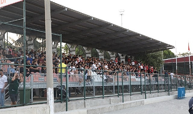 Menderes’i Şampiyonluk Coşkusu Sardı 1957 Menderes Spor Kulübü, 2. Amatör Lig’de grubunu lider bitirerek