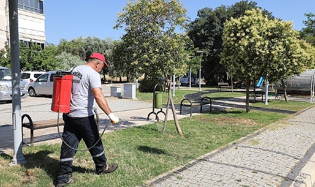 Menderes’in Parkları Daima Bakımlı Menderes Belediyesi, ilçe genelindeki tüm parklara bakım işlemi gerçekleştiriyor. Park