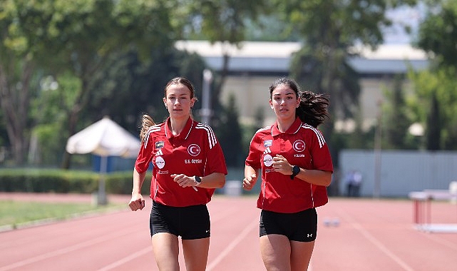 Modern Pentatlonda Osmangazi Rüzgarı Avrupa’da Esecek Osmangazi Belediyesporlu milli sporcular Tuana Özgür ile Elif Ecem Öztürk,