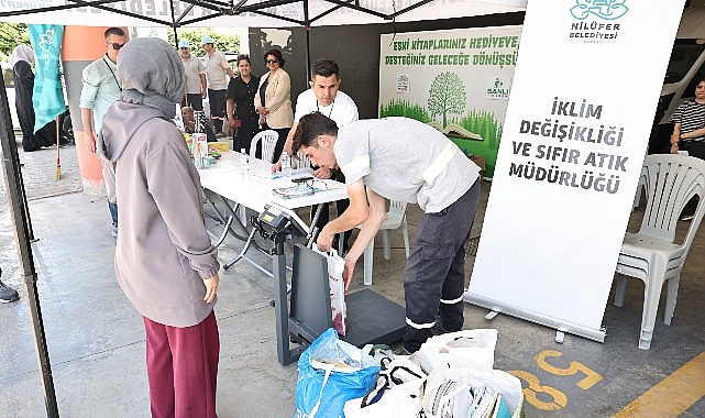 Nilüfer’de atık kağıtları getiren hediye kazanıyor Nilüfer Belediyesi, okulların kapanmasıyla birlikte evlerde biriken atık kağıtları ekonomiye