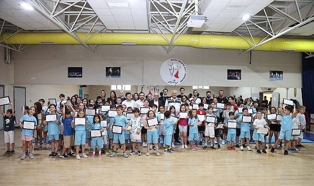 Nilüfer’de sertifika heyecanı Nilüfer Belediyesi ve Nilüfer Belediyespor Kulübü iş birliğiyle düzenlenen Tam