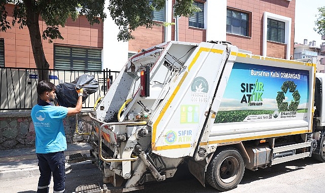 Osmangazi’de Çöp Evden 2,5 Ton Geri Dönüşüm Atığı Çıkarıldı Osmangazi Belediyesi’nin Çırpan Mahallesi’nde gerçekleştirdiği kapsamlı temizlik çalışmasında bir daireden
