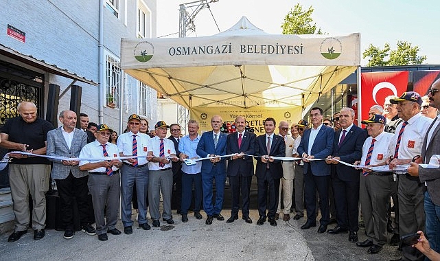 Osmangazi’de Yaşar Kemal Medeniyetler Kütüphanesi Hizmete Açıldı Osmangazi Belediyesi'nin "Her mahalleye bir kütüphane" vizyonu doğrultusunda Hisar Arkeopark