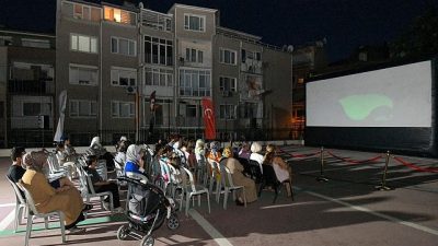 Osmangazi Belediyesi’nin “Osmangazi’de Yaz Film Gösterimleri” kapsamında Bursa Erkek Lisesi