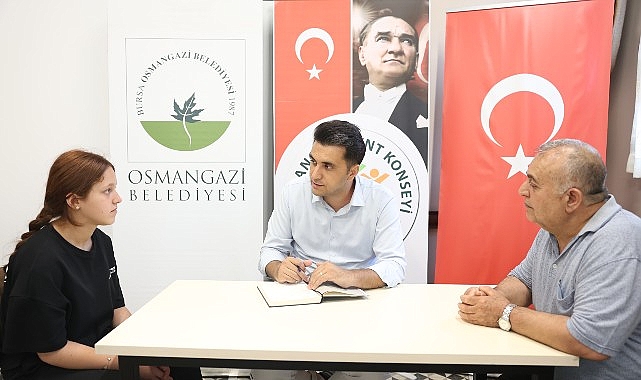 Osmangazi’den Öğrencilere Ücretsiz Tercih Desteği Osmangazi Belediyesi, Osmangazi Kent Konseyi Gençlik Meclisi iş birliğiyle Şadırvanlı