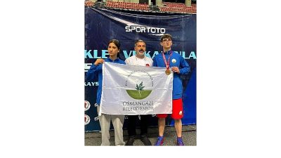 Osmangazi Belediyespor’un başarılı boksörü Muhammet Gümüş, Kayseri’de düzenlenen U15 Türkiye