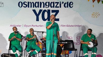 Osmangazi Belediyesi'nin Ovaakça Mahallesi'nde düzenlediği “Yaz Mahalle Şenlikleri”, konser, oyun