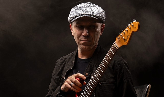 Özgür Aydın’ın onuncu stüdyo albümü ‘Biophile’ yayınlandı Blues ve rock eksenli enstrümantal çalışmalarıyla üretimini sürdüren Özgür Aydın,