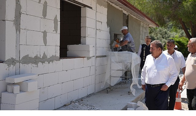 Plaj Voleybolu ve Halı Sahalar Hayata Geçecek Milas Belediye Başkanı Fevzi Topuz, Güllük Mahallesi’nde belediye ekipleri tarafından