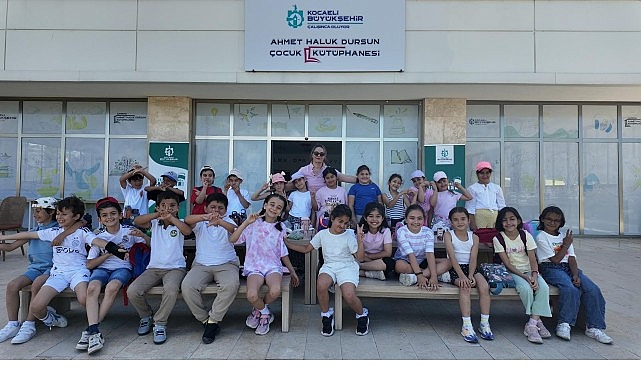 “Sayfalardan Sofraya” ile 250 öğrenci aynı masada Kocaeli Büyükşehir Belediyesi’nin “Kütüphanem Kocaeli” projesi kapsamında düzenlediği “Sayfalardan Sofraya”