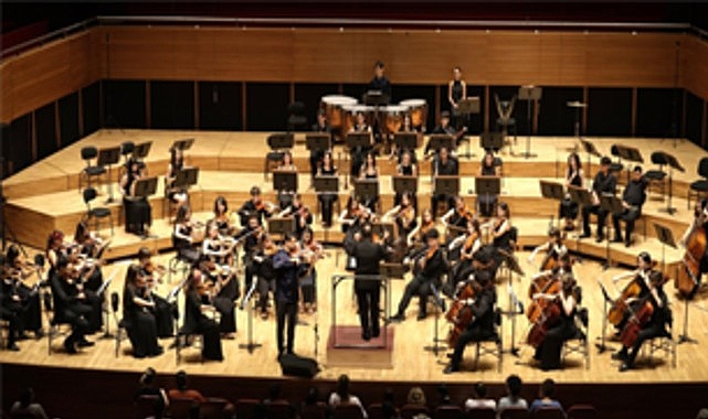 Şirince’den AASSM’ye uzanan müzik şöleni İzmir Büyükşehir Belediyesi'nin desteği ile düzenlenen Stoa Orkestra Kampı, Ahmed