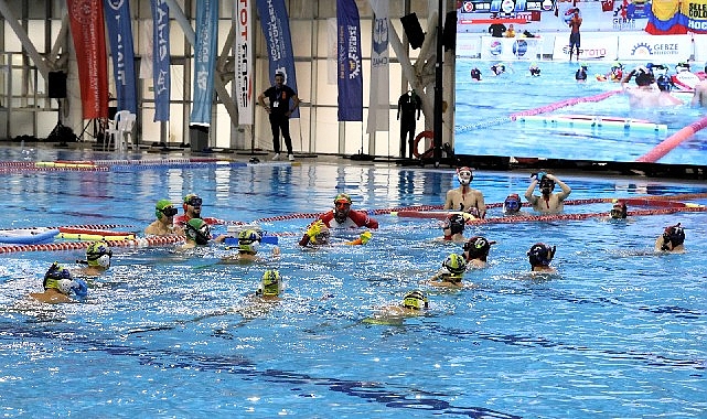 ‘Sporun Başkenti’nde gururlandıran organizasyon Kocaeli Büyükşehir Belediyesi’nin ev sahipliğinde düzenlenen Sualtı Hokeyi Dünya Şampiyonası,