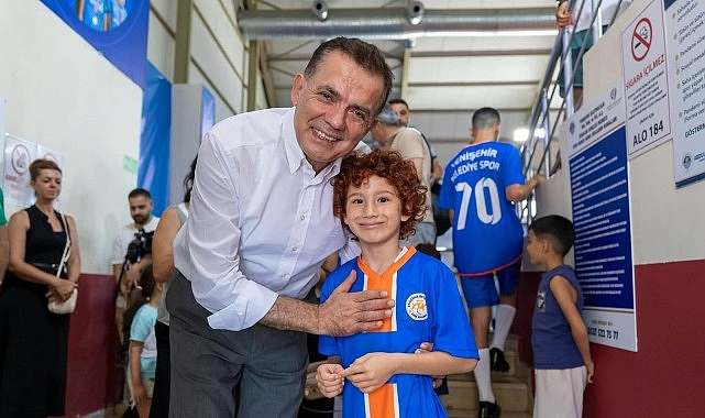 Tabletler rafa, çocuklar sahaya! Mersin Yenişehir Belediyesi Spor Kulübü tarafından her yıl geleneksel olarak