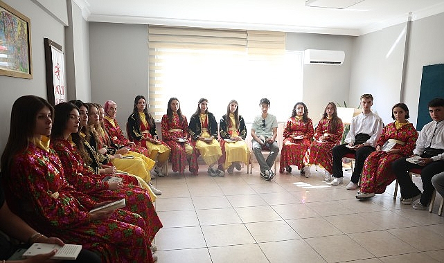 Tanpınar’ın Bursa’sı Gençlerin Adımlarıyla Yeniden Hayat Buldu Osmangazi Belediyesi’nin düzenlediği “Tanpınarname Atölyeleri” kapsamında gençler, Ahmet Hamdi Tanpınar’ın