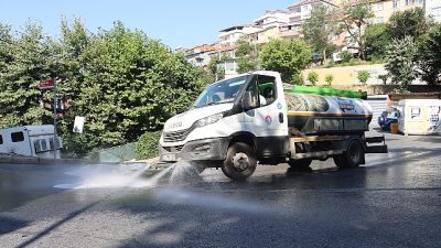 Maltepe Belediyesi, ilçe genelinde sürdürdüğü planlı toplu temizlik çalışmalarını bu