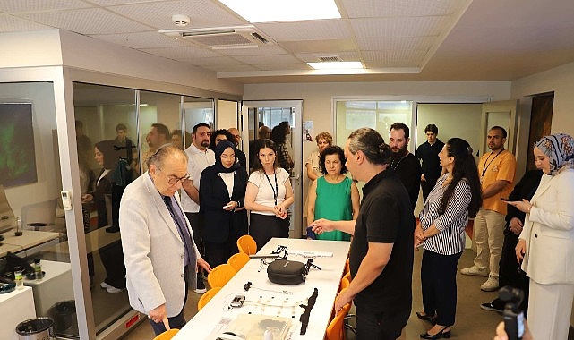 Türkiye’nin ilk ve tek Nöropsikofizyoloji laboratuvarı Üsküdar Üniversitesinde açıldı Üsküdar Üniversitesi, bilimsel araştırma altyapısına Türkiye’de bir ilki daha kazandırdı.