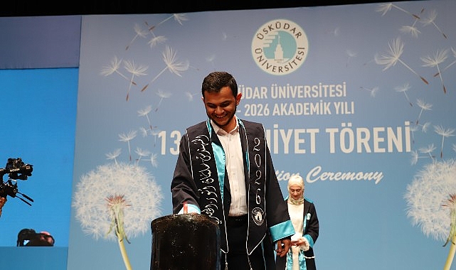 Üsküdar Üniversitesi 13. dönem mezunlarını uğurladı! Haliç Kongre Merkezi’nde düzenlenen mezuniyet töreninde 13’üncü yıl ön lisans, lisans