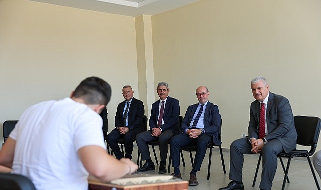 Vali Akın ve Başkan Pekyatırmacı’dan Selçuklu’nun Prestij Projelerine Ziyaret Selçuklu Belediyesi’nin spor alanında hayata geçirdiği Türkiye’ye örnek yatırımlardan biri