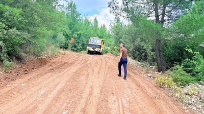 Kemer Belediyesi Fen İşleri Müdürlüğü ekipleri, Kemer’deki yayla yollarında bakım