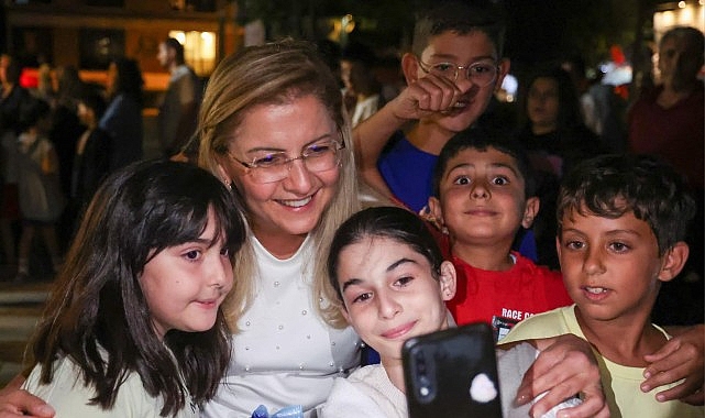 Yaz Akşamlarında Sinema Keyfi Bakırköy’de Devam Ediyor Bakırköy Belediyesi’nin düzenlediği Açık Hava Sinema Günleri’nin dördüncü gösteriminde Bakırköylüler,