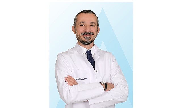 Yaz sıcağı böbrek taşı riskini sessizce artırıyor! Yaz aylarında hava sıcaklıklarının yükselmesiyle artan terleme, vücudun sıvı dengesini
