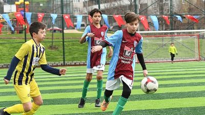 Küçükçekmece Belediyesi bünyesinde hizmet veren ücretsiz Yaz Spor Okulları, yaz