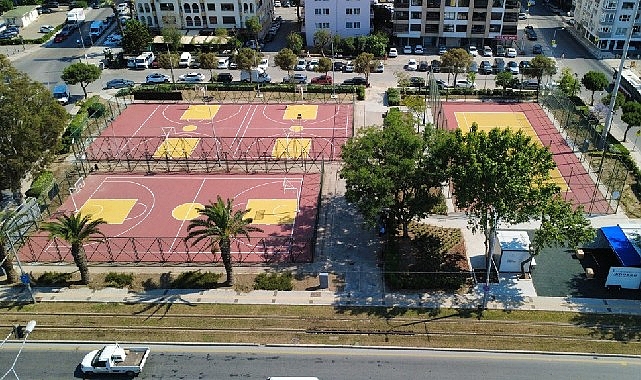 Yeni spor istasyonu Göztepe’de açıldı İzmir Büyükşehir Belediyesi’nin Türkiye’de ilk defa hayata geçirdiği spor istasyonlarının