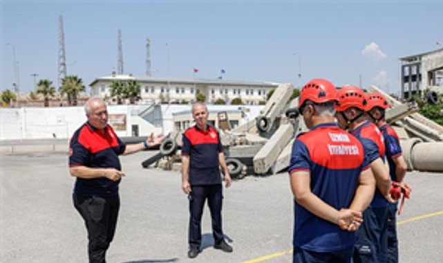 27 yıl sonra bile o gecenin sesini duyuyorlar 17 Ağustos 1999 Gölcük Depremi’nin üzerinden 27 yıl geçti. İzmir’den