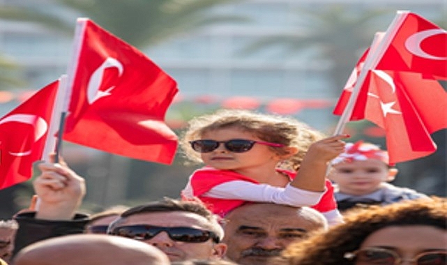 30 Ağustos coşkusu İzmir’in dört yanını saracak İzmir Büyükşehir Belediyesi, 30 Ağustos Zafer Bayramı’nın 104. yıl dönümünü