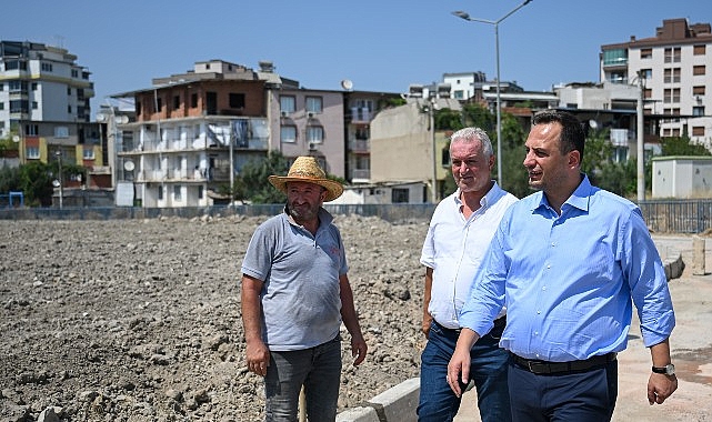 Bornova’da Kent Bostanları ve dayanışma tarlaları büyüyor.