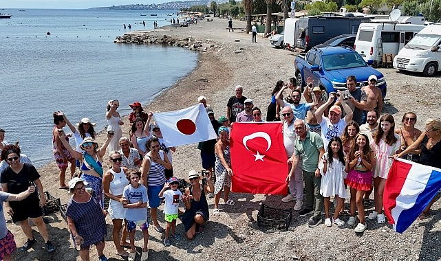 Akarca’da geleceğe temiz bir iz bıraktılar Seferihisar Belediyesi, Dünya Bokashi Günü’nde çevre duyarlılığını Akarca kıyılarına taşıdı.