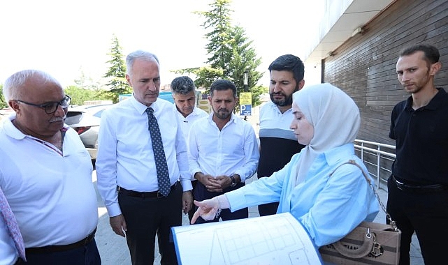 İnegöl Belediyesi’nin Alanyurt Yunusemre Mahallesinde yapımına başladığı yüzme havuzunda çalışmalar