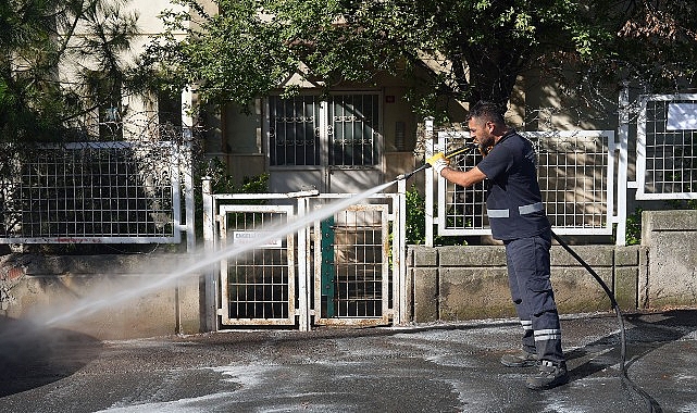 Aydınevler’de toplu temizlik çalışması Maltepe Belediyesi, ilçe genelinde sürdürdüğü planlı temizlik çalışmaları kapsamında Aydınevler