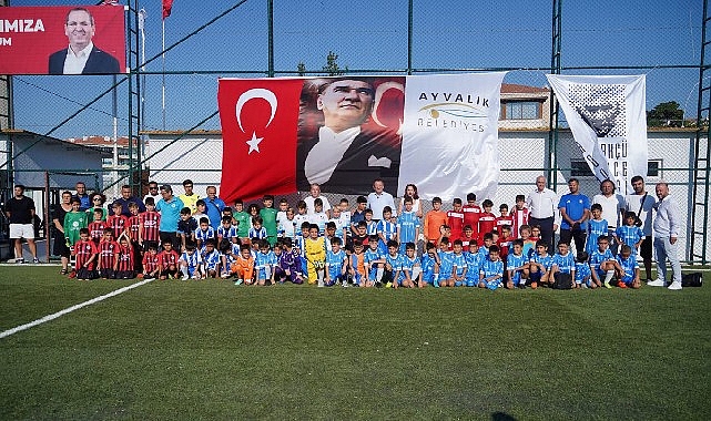 Ayvalık Belediye Başkanı Mesut Ergin: “Sporun, dostluğun ve kardeşliğin bir arada olduğu güzel bir turnuva olsun” Ayvalık Belediye Başkanı Mesut Ergin: “Sporun, dostluğun ve kardeşliğin bir