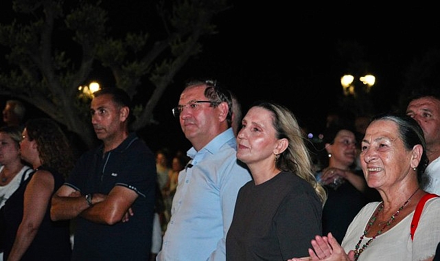 Ayvalık, Tarihi Gümrük Meydanı’na Kavuştu Yıllardır araçların otopark olarak kullandığı alan, kapsamlı bir düzenleme çalışmasının