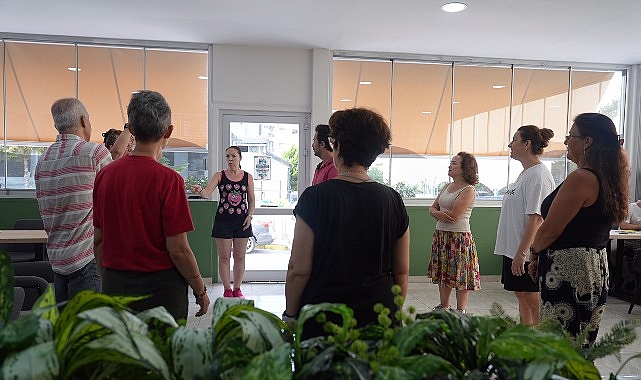 Bağlarbaşı Emekli Dayanışma Evi’nde tiyatro heyecanı Maltepe Belediyesi bünyesinde faaliyet gösteren Bağlarbaşı Emekli Dayanışma Evi, kültür