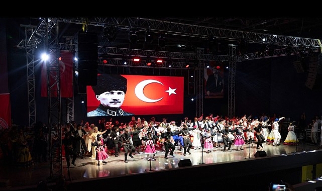 Balçova’da 30 Ağustos Coşkusu Dünyanın Renkleriyle Buluştu Balçova’da 30 Ağustos Zafer Bayramı’nın 104. yıl dönümü, 16. Uluslararası