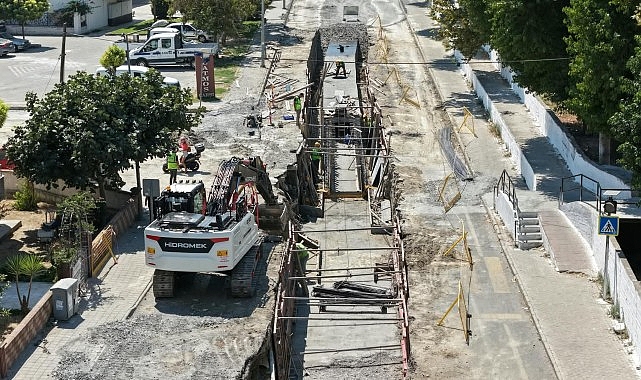 Başkan Çerçioğlu’nun Çalışmalarıyla Aydın’ın Altyapısı Güçleniyor Aydın Büyükşehir Belediye Başkanı Özlem Çerçioğlu, altyapı yatırımlarını 17 ilçede