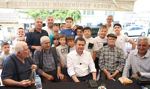 Osmangazi Belediye Başkanı Erkan Aydın, ilçenin farklı mahallelerinde vatandaşlarla bir