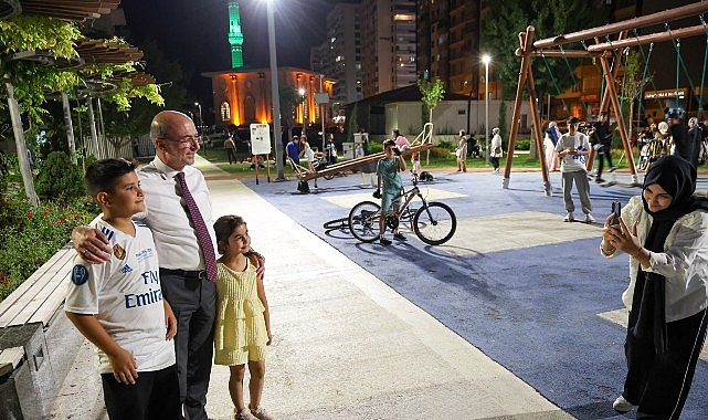 Başkan Özgökçen, Pekyatırmacı ve Bağcı Şefikcan Parkı’nda Vatandaşlarla Bir Araya Geldi Selçuklu Belediye Başkanı Ahmet Pekyatırmacı, ilçenin farklı noktalarında vatandaşlarla bir