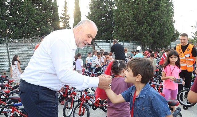Canik Belediye Başkanı İbrahim Sandıkçı, tüm vatandaşları "Haydi Güle Oynaya