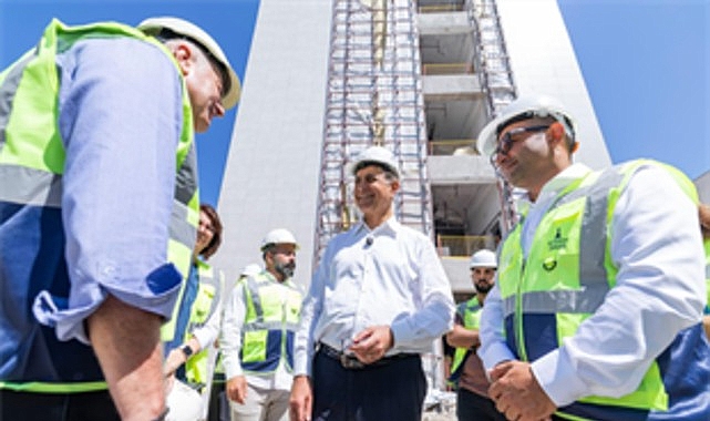 Başkan Tugay, Eşrefpaşa Hastanesi’nin yeni binasını inceledi İzmir Büyükşehir Belediye Başkanı Dr. Cemil Tugay, yapımında son aşamaya