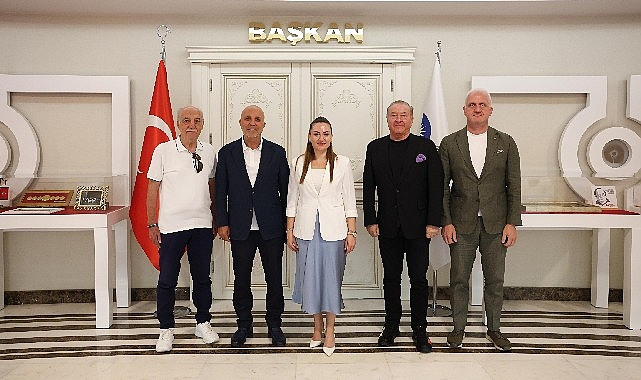 Başkan Vekili Büşra Özdemir Alanyaspor yönetimini ağırladı Antalya Büyükşehir Belediye Başkan Vekili Büşra Özdemir, Alanyaspor Kulübü Başkanı