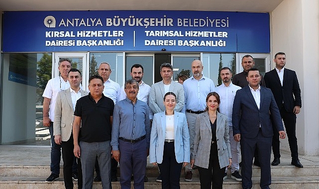 Antalya Büyükşehir Belediyesi Başkan Vekili Büşra Özdemir, güne Büyükşehir Belediyesi